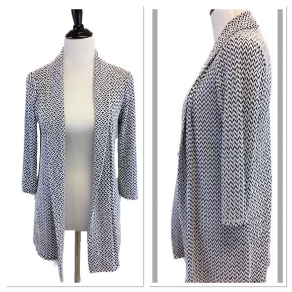 Chico's Sweaters - Chico's Travelers blue & white chevron cardigan